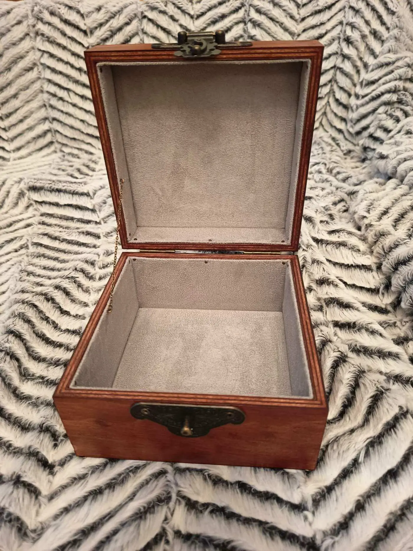 Bouclier — image 3 coffret artisanal bois